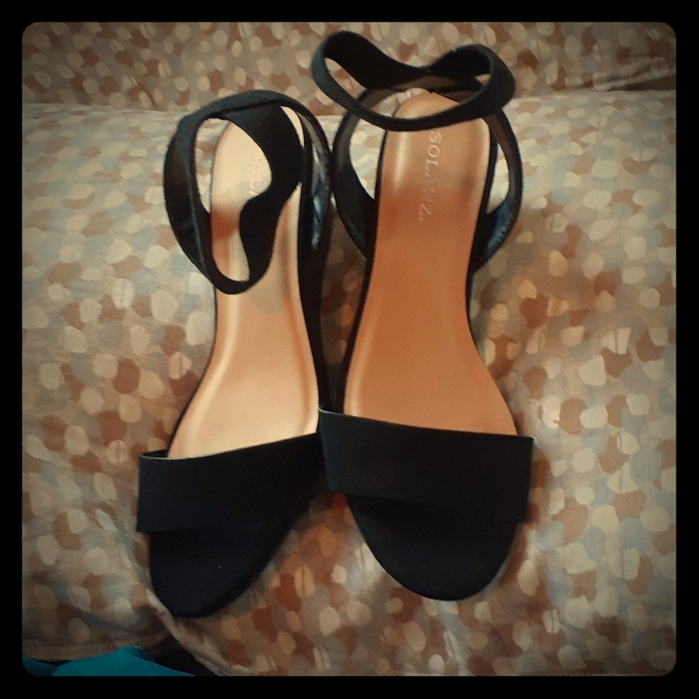 A SOLANZ shoe